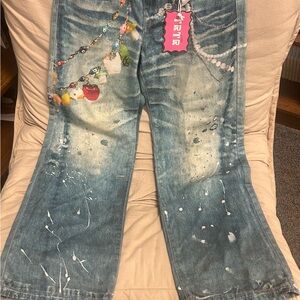 NWT Unique Artsy Jeans Size 7
